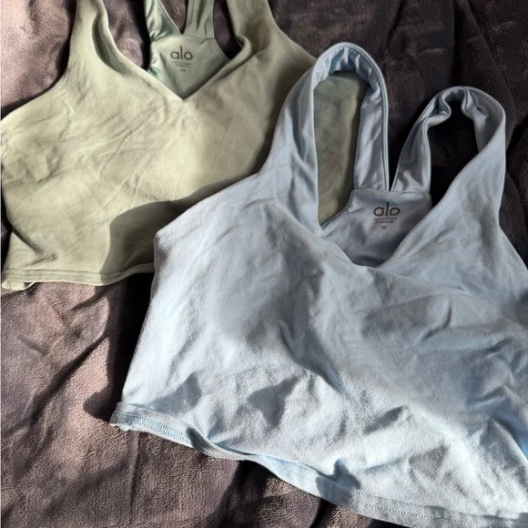 ALO Yoga Dual Tank Set in sage and Light Blue - Picture 1 of 2